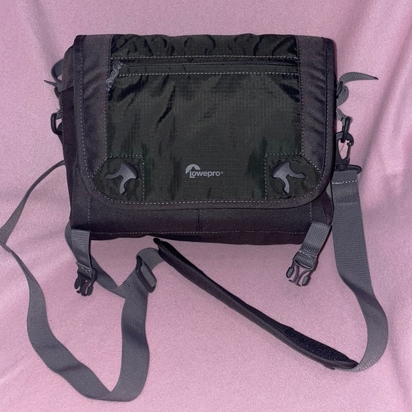 Lowepro LP36608-PWW Nova Sport 35L AW Camera Bag - Picture 1 of 7